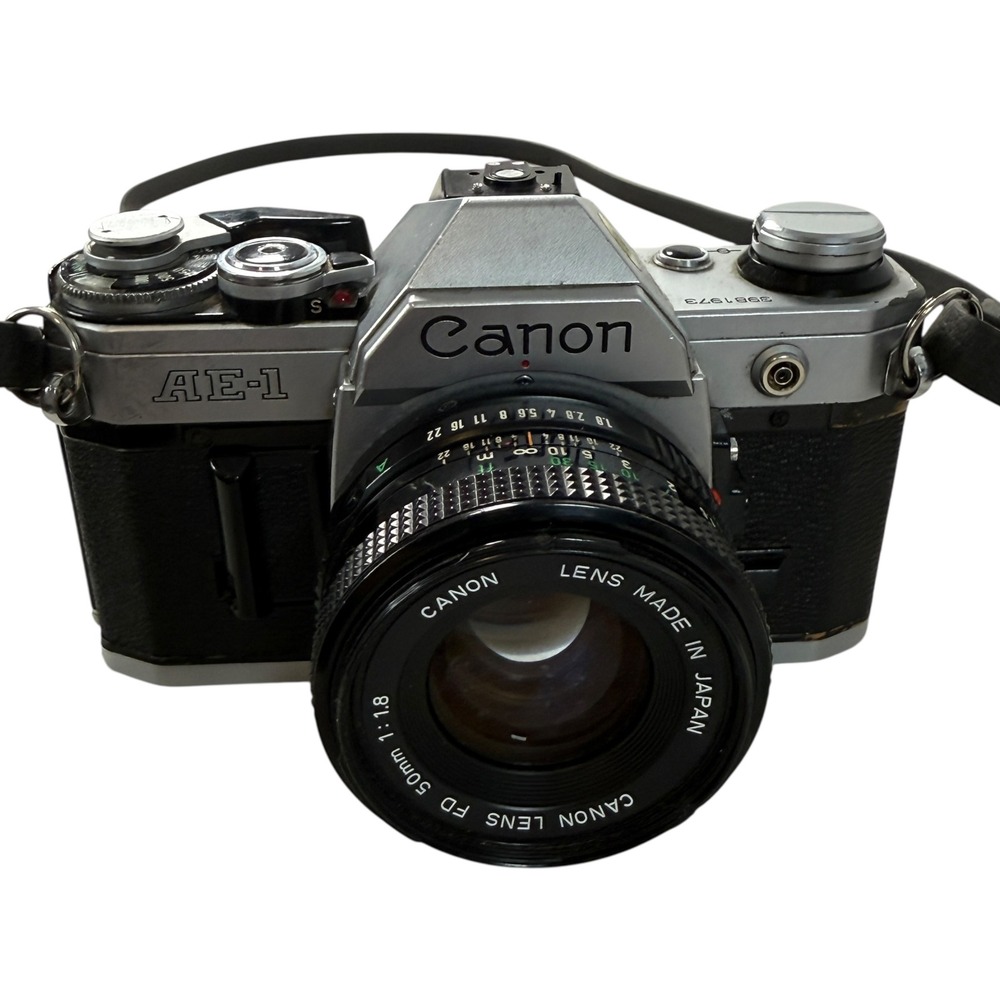 Canon AE-1‎ 35mm Film SLR Camera Silver with FD 50mm 1:1.8 Lens Vintage Japan